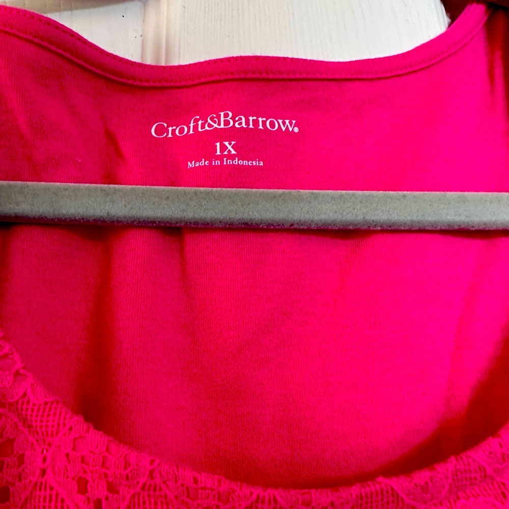 Beautiful pink sleeveless shirt with knitted front design, perfect for any day